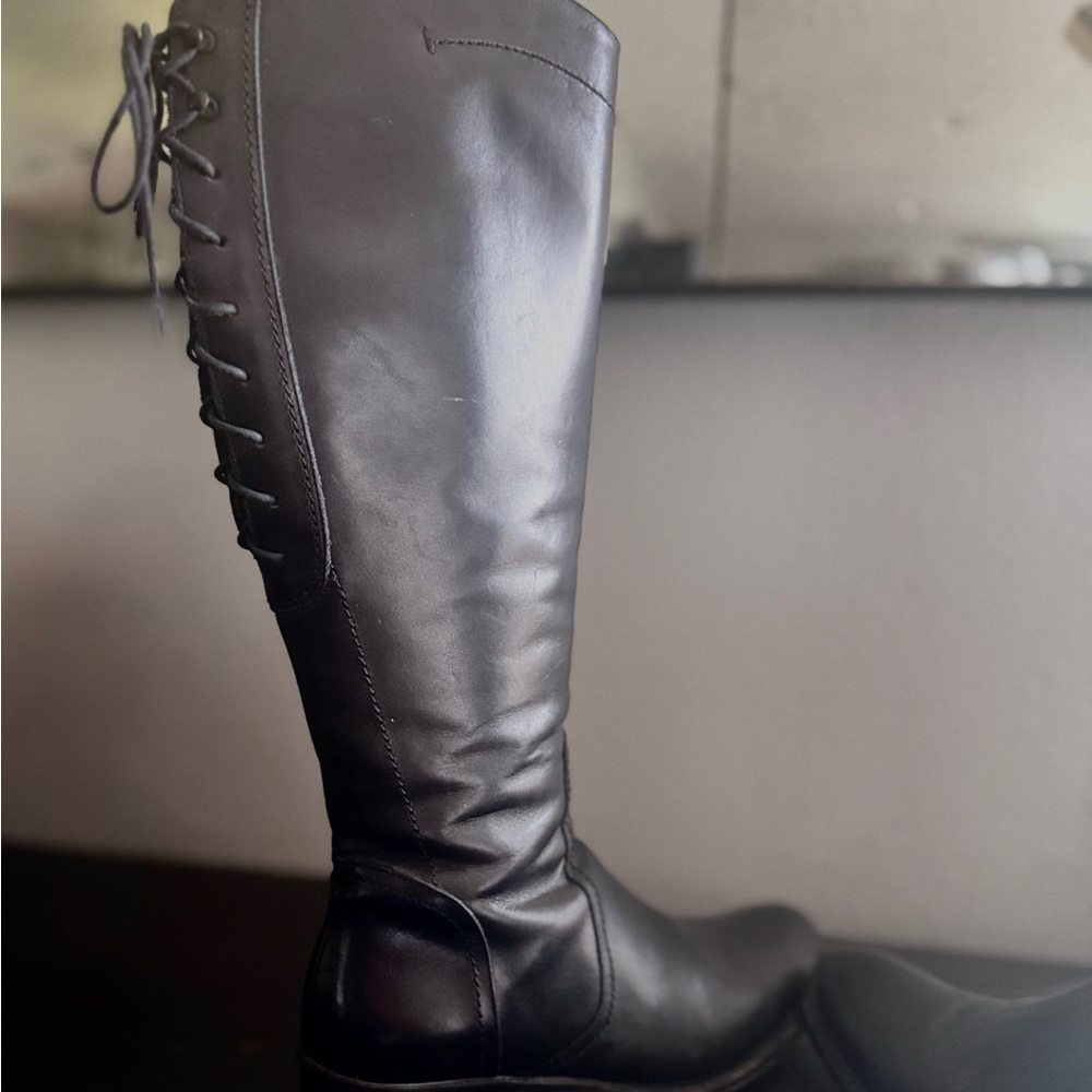 Elegant Black Lace-Up Women's Boots